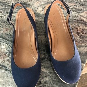 Size 9M Blue Vionic Wedge! Never worn
